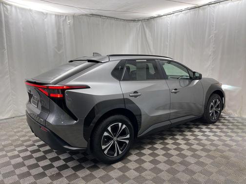 2025 Toyota bZ4X XLE