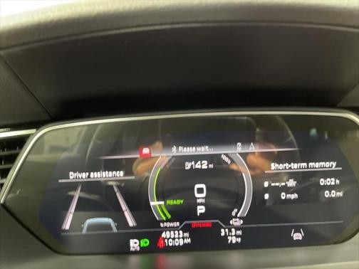2022 Audi e-tron Premium Plus