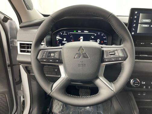 2025 Mitsubishi Outlander SE S-AWC