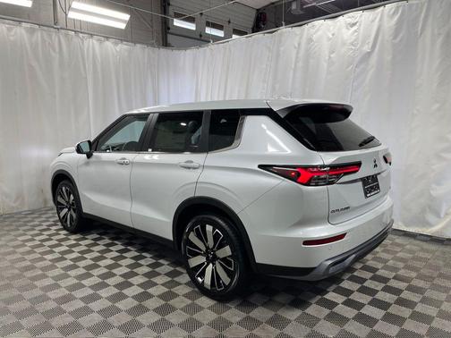 2025 Mitsubishi Outlander SE S-AWC