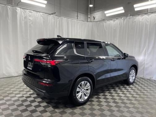 2025 Mitsubishi Outlander ES 2.5 S-AWC