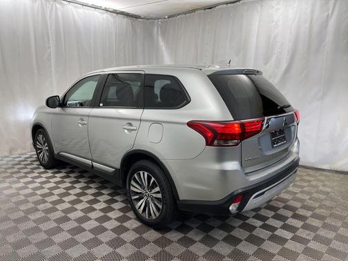 2020 Mitsubishi Outlander ES