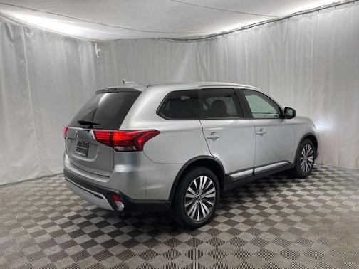 2020 Mitsubishi Outlander ES