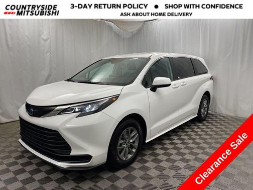 2024 Toyota Sienna LE