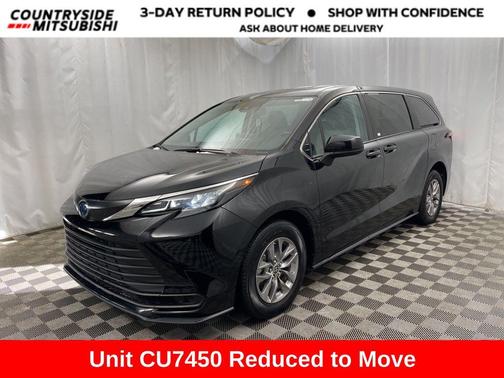 2024 Toyota Sienna LE