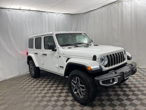 2025 Jeep Wrangler 4-Door Sahara 4x4