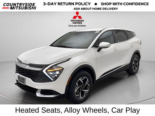 Snow White Pearl 2025 Kia Sportage LX