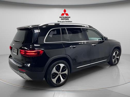 Night Black 2025 Mercedes-Benz GLB 250 4MATIC