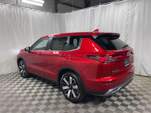 Red Diamond 2026 Mitsubishi Outlander SE 1.5T S-AWC