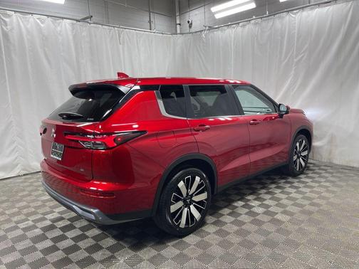 Red Diamond 2026 Mitsubishi Outlander SE 1.5T S-AWC