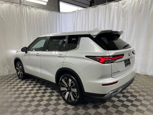 2025 Mitsubishi Outlander SE S-AWC