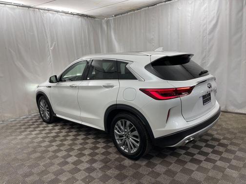 2024 INFINITI QX50 LUXE