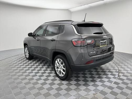 2023 Jeep Compass Latitude Lux