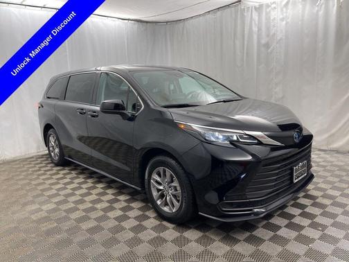 2024 Toyota Sienna LE