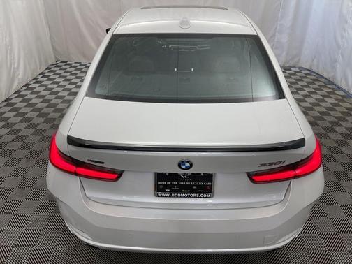2024 BMW 330 i xDrive