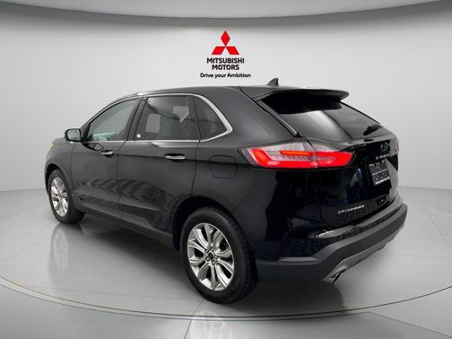 AGATE BLACK METALLIC 2024 Ford Edge Titanium