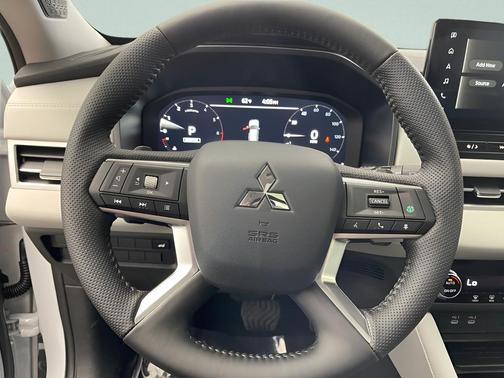 White Diamond 2026 Mitsubishi Outlander SE S-AWC
