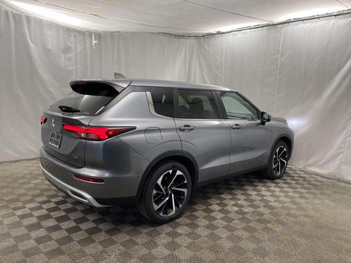 2024 Mitsubishi Outlander SE Black Edition w/Pano Roof S-AWC