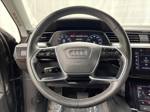 2022 Audi e-tron Premium