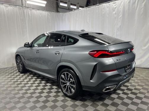 2025 BMW X6 xDrive40i