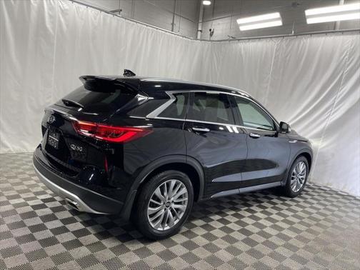 2023 INFINITI QX50 LUXE AWD