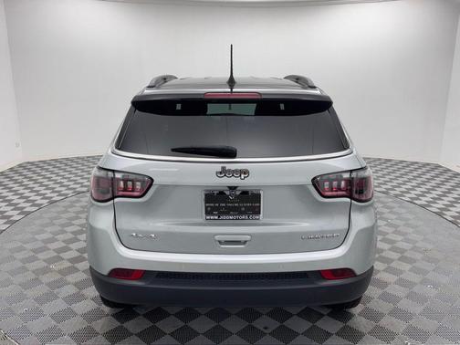 Silver Zynith Metallic Clearcoat 2025 Jeep Compass Limited
