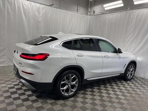 2024 BMW X4 xDrive30i