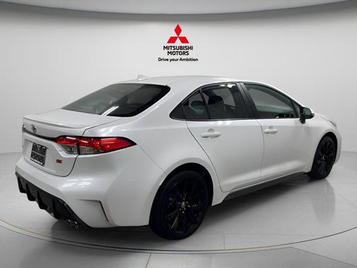 Wind Chill Pearl 2025 Toyota Corolla SE