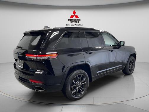 Diamond Black Crystal Pearlcoat 2023 Jeep Grand Cherokee 4xe 30th Anniversary