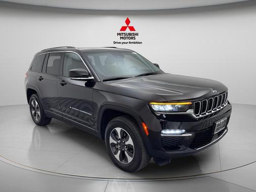 Diamond Black Crystal Pearlcoat 2024 Jeep Grand Cherokee 4xe Base