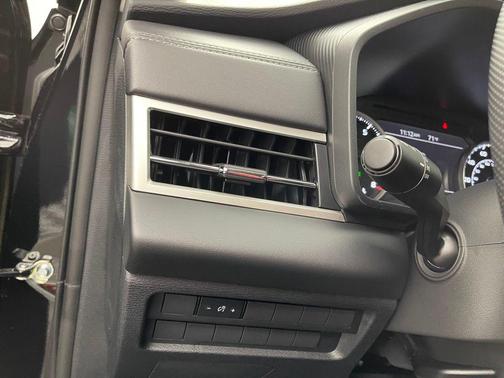 2025 Mitsubishi Outlander ES S-AWC