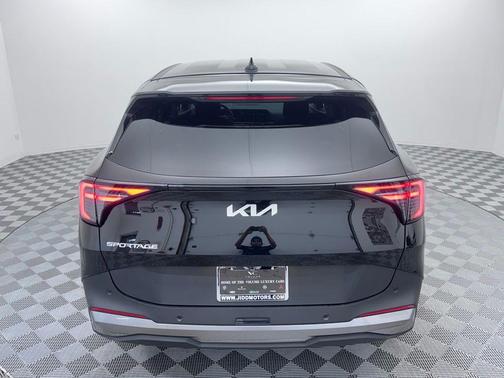 Ebony Black 2026 Kia Sportage LX