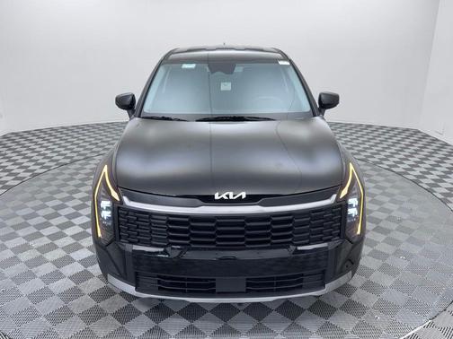 Ebony Black 2026 Kia Sportage LX