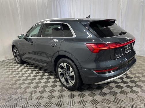 2021 Audi e-tron Premium