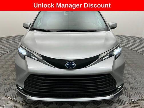 2025 Toyota Sienna XLE