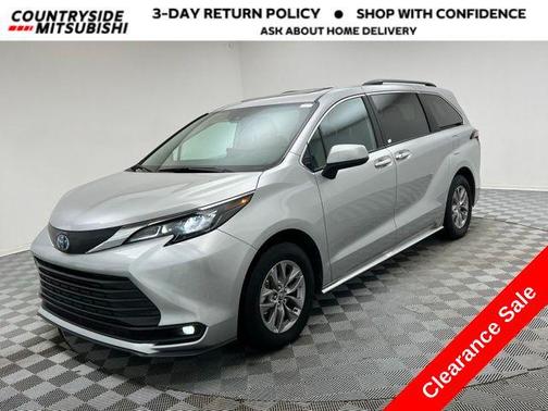 2025 Toyota Sienna XLE