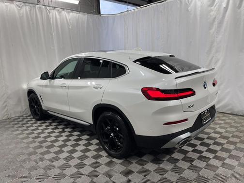 2024 BMW X4 xDrive30i