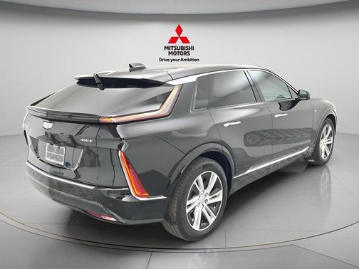 Stellar Black Metallic 2024 Cadillac LYRIQ Tech