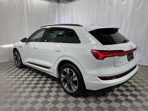 2022 Audi e-tron Premium
