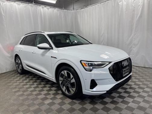 2022 Audi e-tron Premium