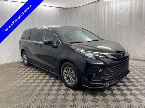 2024 Toyota Sienna LE