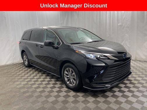 2024 Toyota Sienna LE