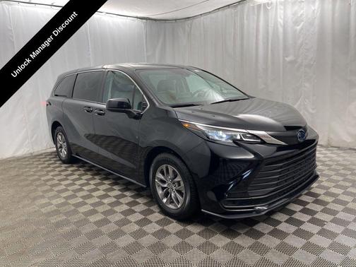 2024 Toyota Sienna LE