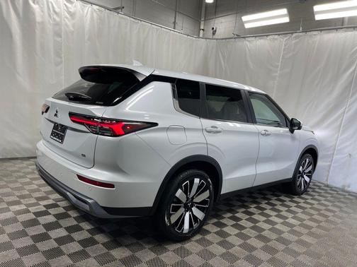2025 Mitsubishi Outlander SE S-AWC