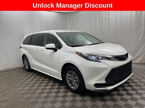 2024 Toyota Sienna LE