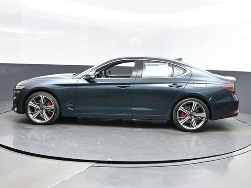 2025 Genesis G70 2.5T