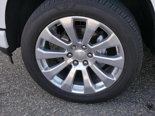 Photo 4 of 30 of 2021 Chevrolet Silverado 1500 High Country