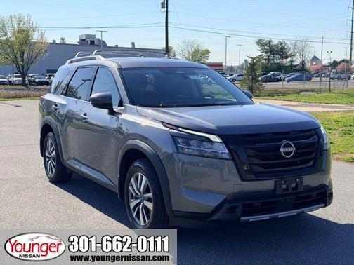Gun Metallic 2023 Nissan Pathfinder SL 4WD
