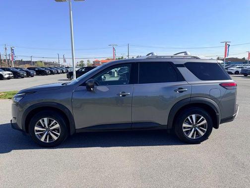 Gun Metallic 2023 Nissan Pathfinder SL 4WD