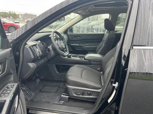 2024 Nissan Pathfinder SV 4WD